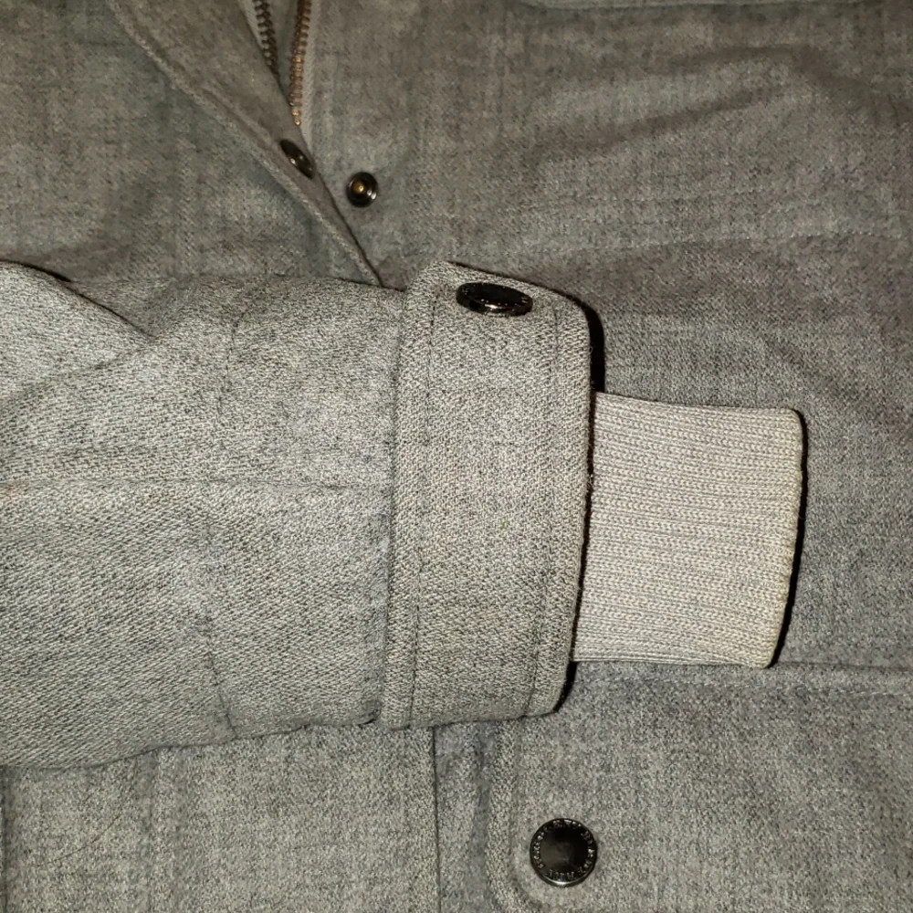 Burberry hooded winter coat. - Picture 3 of 13